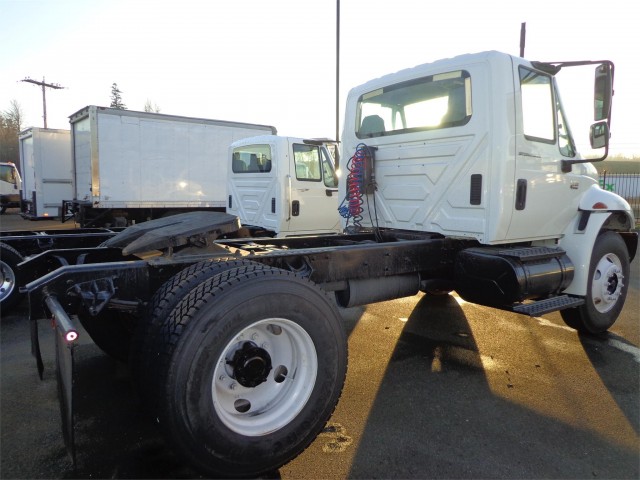 2004 INTERNATIONAL 4300 