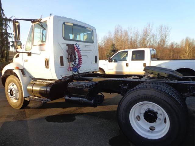 2004 INTERNATIONAL 4300 