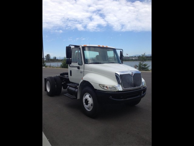 2004 INTERNATIONAL 4300 