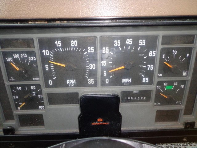 1991 INTERNATIONAL 4900 
