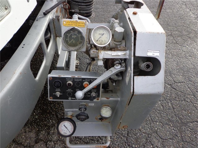 1991 INTERNATIONAL 4900 