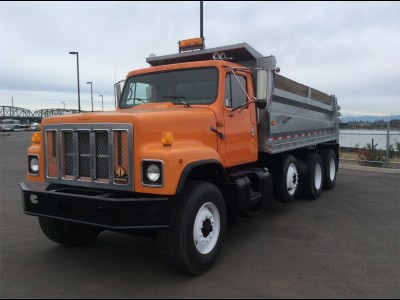 1999 INTERNATIONAL 2574 
