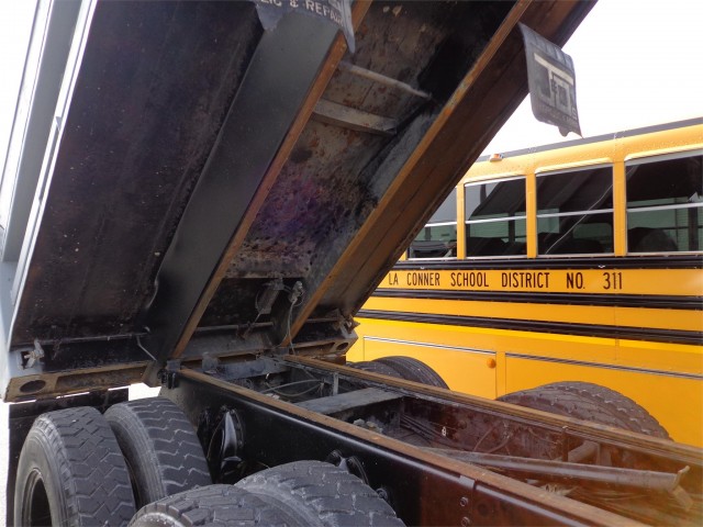 1982 INTERNATIONAL 2500 