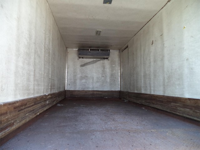 2000 FREIGHTLINER FL70 