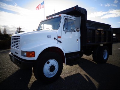 1999 INTERNATIONAL 4700 