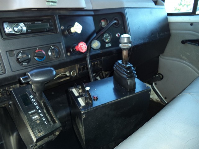 1996 INTERNATIONAL 4900 