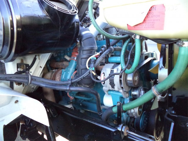 1996 INTERNATIONAL 4900 