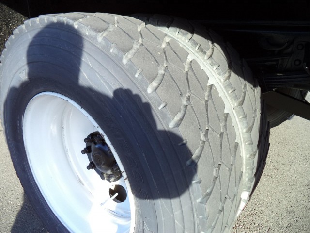 1996 INTERNATIONAL 4900 