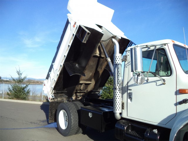 1996 INTERNATIONAL 4900 