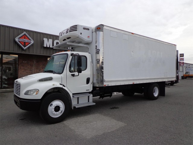 2005 FREIGHTLINER BUSINESS CLASS M2 106 