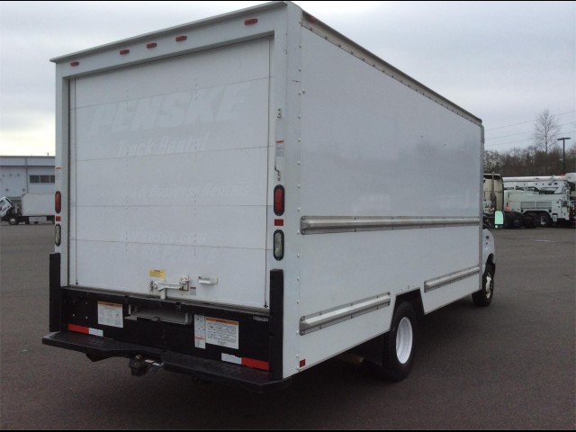 2010 FORD E350 SD 