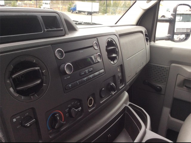 2010 FORD E350 SD 