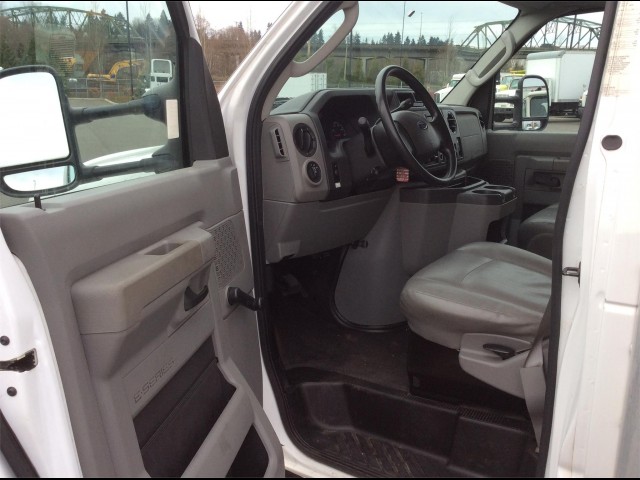 2010 FORD E350 SD 