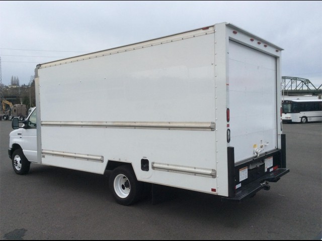 2010 FORD E350 SD 