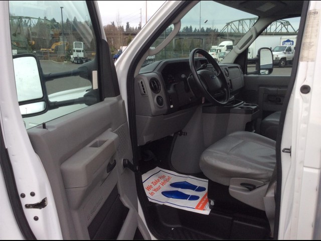 2010 FORD E350 SD 