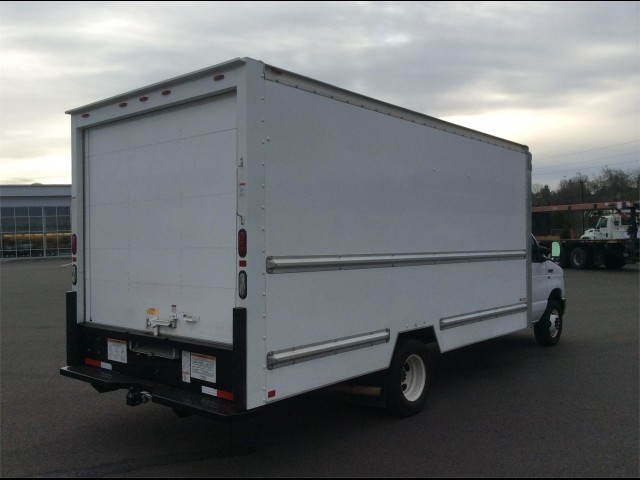 2010 FORD E350 SD 