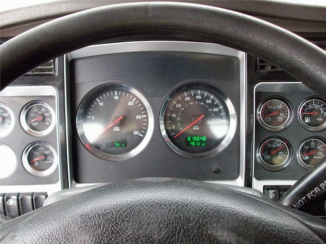 2009 KENWORTH T800B 
