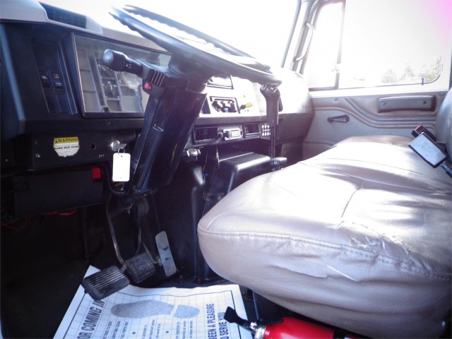 1999 INTERNATIONAL 4700 