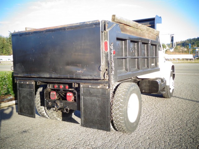 1999 INTERNATIONAL 4700 