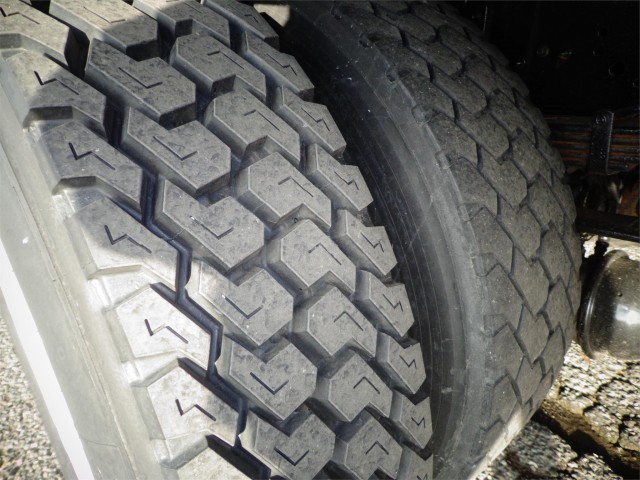 2005 INTERNATIONAL 4300 